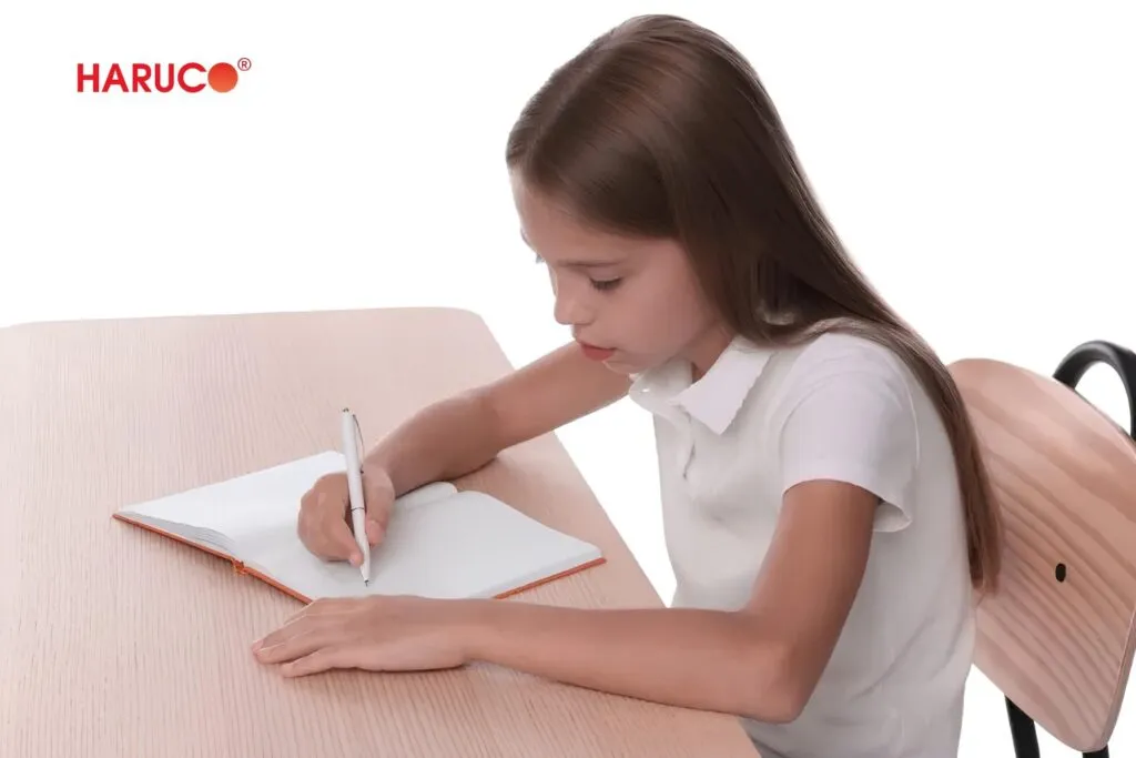 Những người bị gù lưng cần phát hiện sớm để có phương pháp cải thiện, giúp hạn chế ảnh hưởng đến cột sống