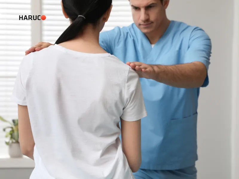 cách phòng tránh tật cong vẹo cột sống