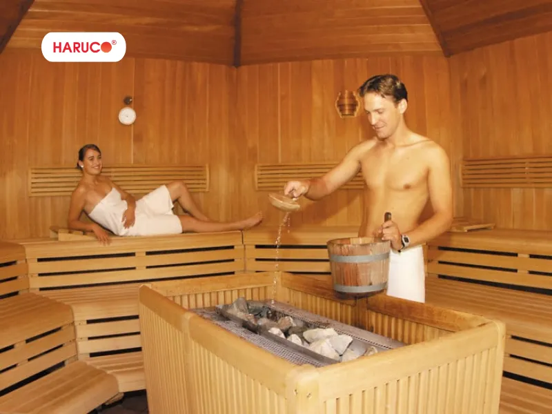 Xông hơi sau khi tập gym giúp cơ thể thư giãn sâu, làm giãn các bó cơ và giảm áp lực lên hệ cơ xương