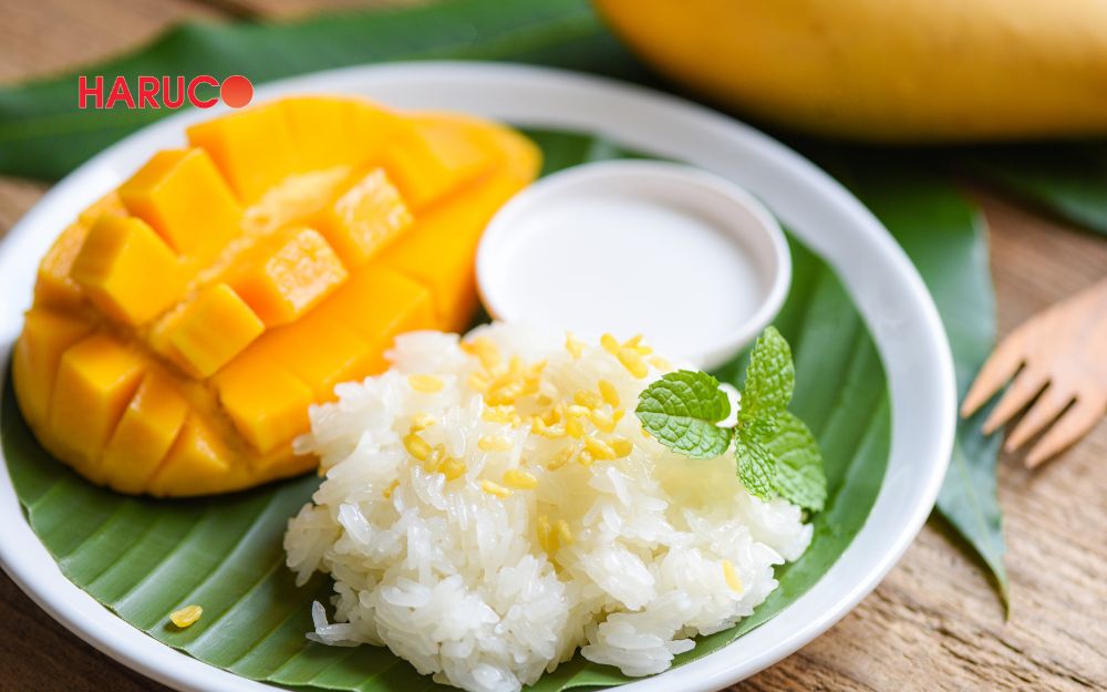 Nước cốt dừa giúp món ăn thơm ngon và bắt mắt hơn