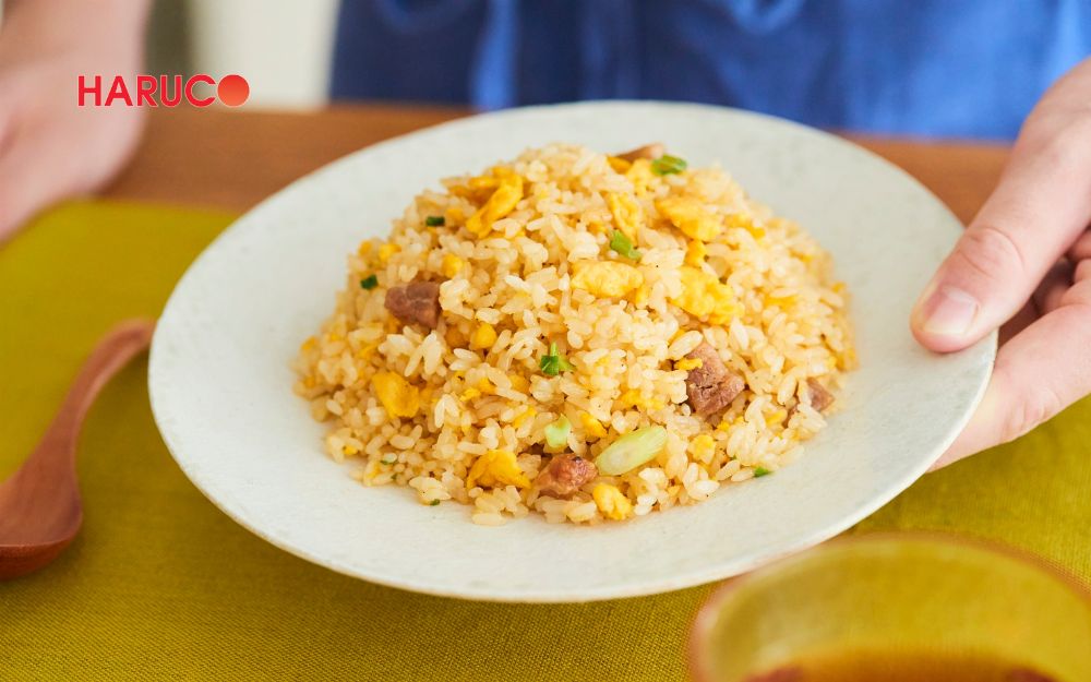 Cơm rang là món ăn chứa nhiều dầu mỡ không phù hợp với người đang giảm cân