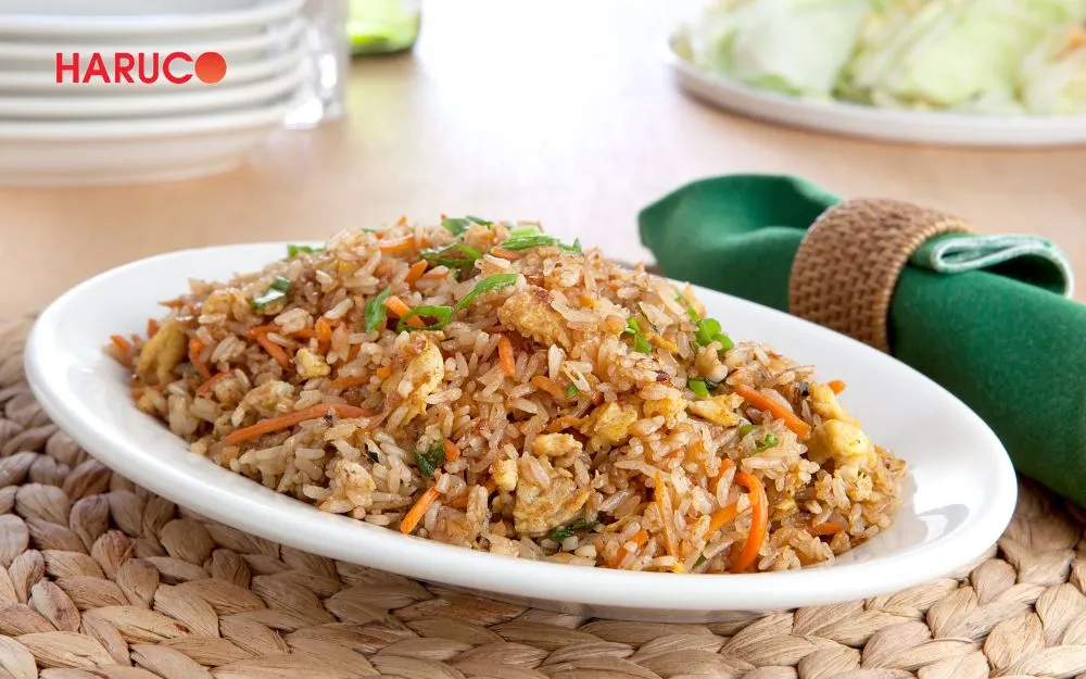 Lượng calo trong cơm rang bị ảnh hưởng nhiều bởi cách chế biến