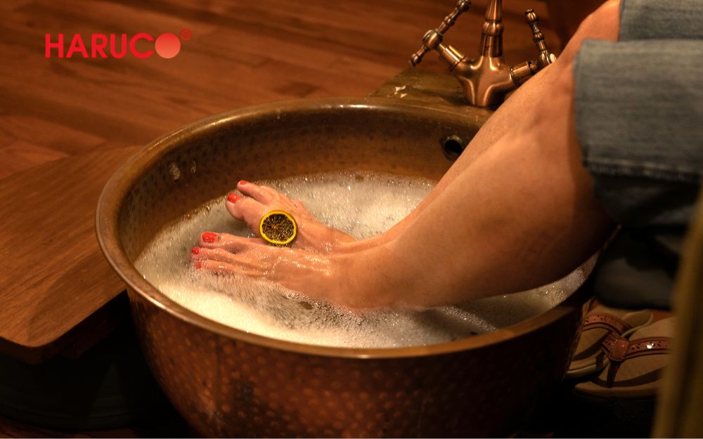 Khoảng thời gian lý tưởng cho mỗi lần ngâm chân là từ 15 - 20 phút