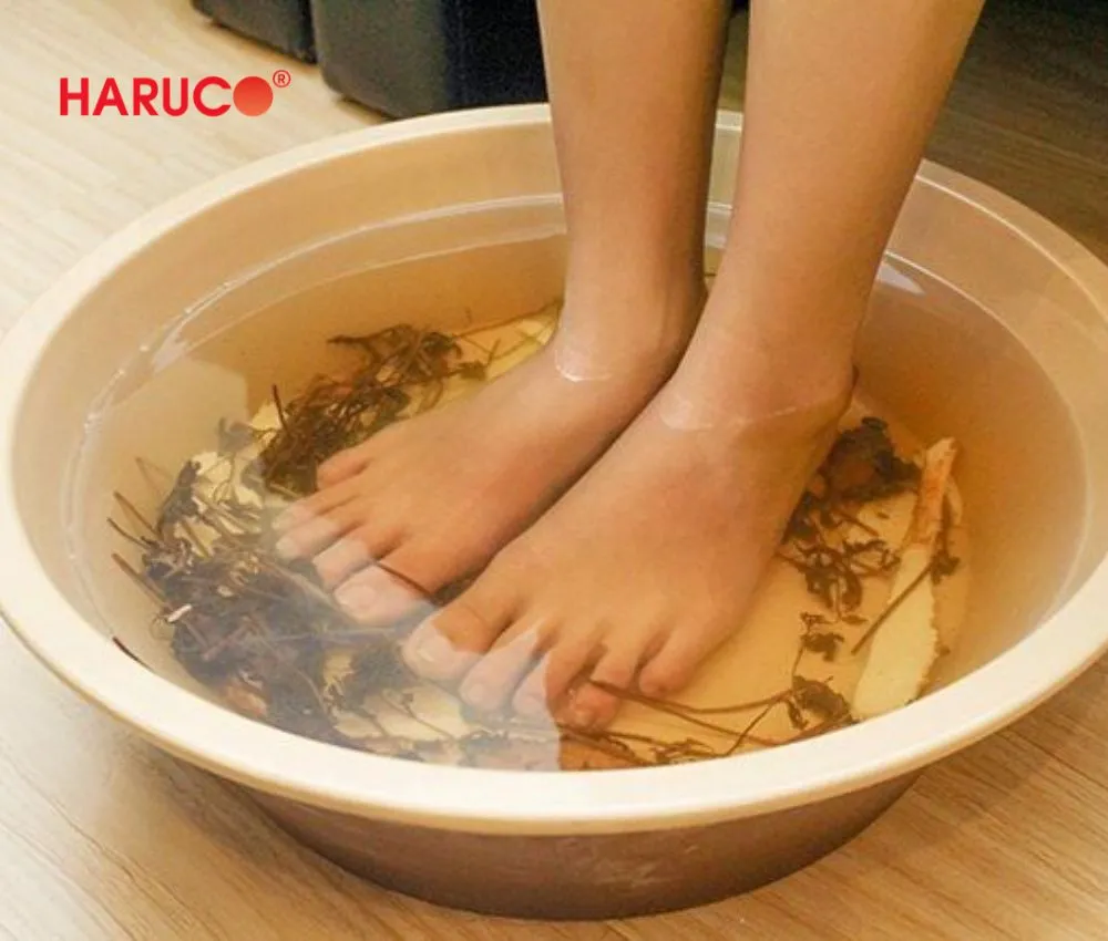 Ngâm chân với thảo dược để tăng cường hiệu quả