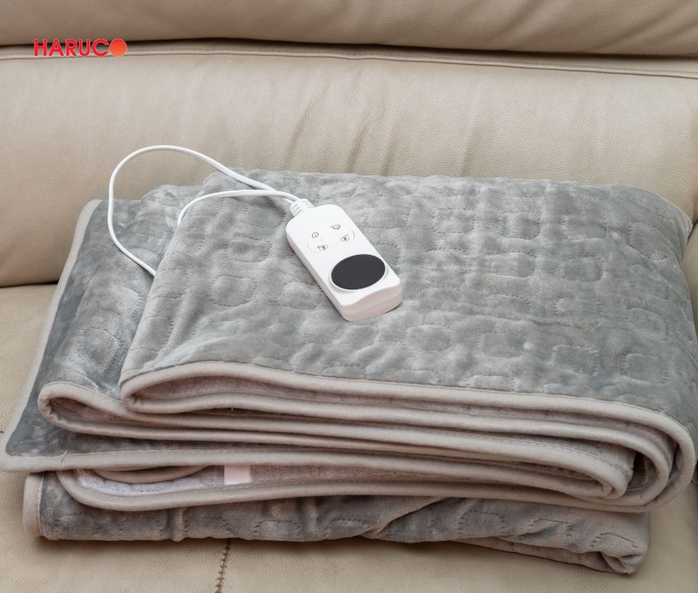 Chăn điện tặng bà vào mùa đông giúp bà giữ ấm cơ thể