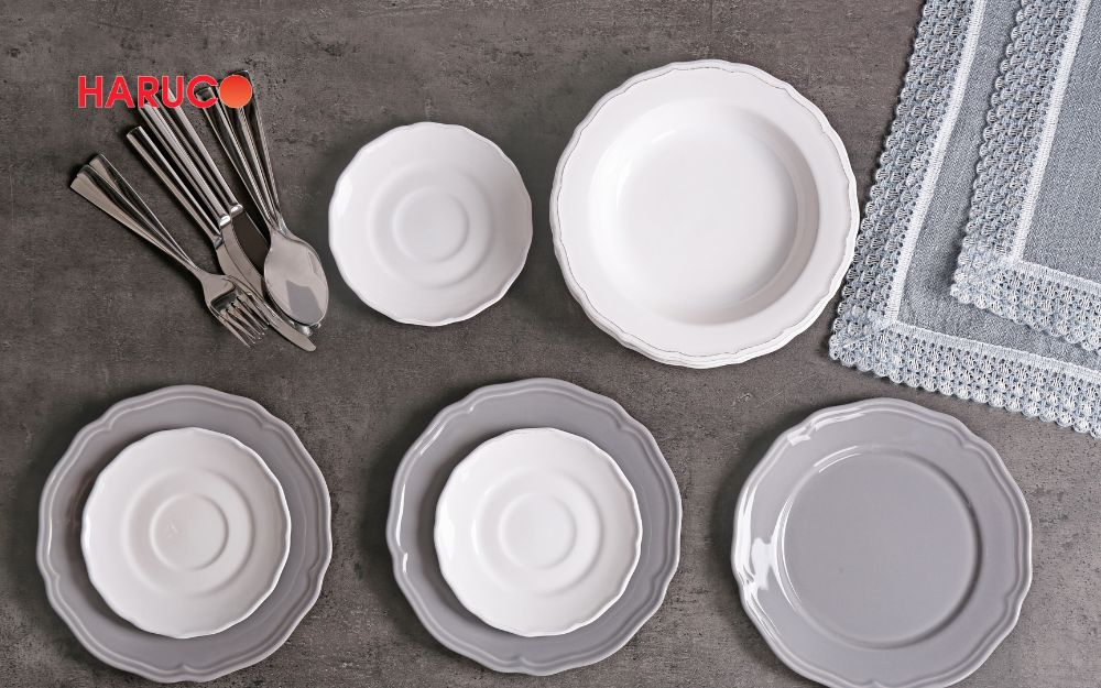 Tặng bộ bát đĩa cao cấp để tiếp đãi khách khứa hay trong các bữa cỗ gia đình