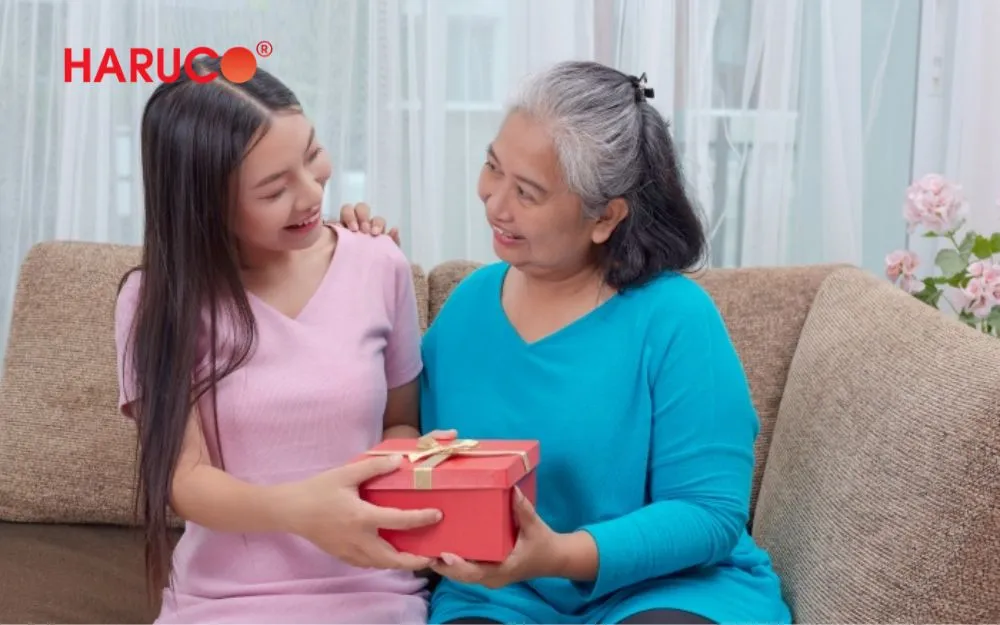Một món quà nhỏ là cách thể hiện sự tôn trọng đối với mẹ của người yêu