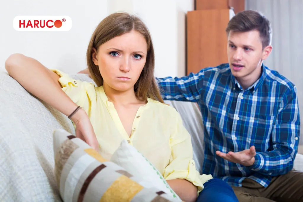 Khi tìm hiểu nên làm gì khi người yêu bị stress, điều quan trọng là tránh những lời trách móc hoặc phán xét