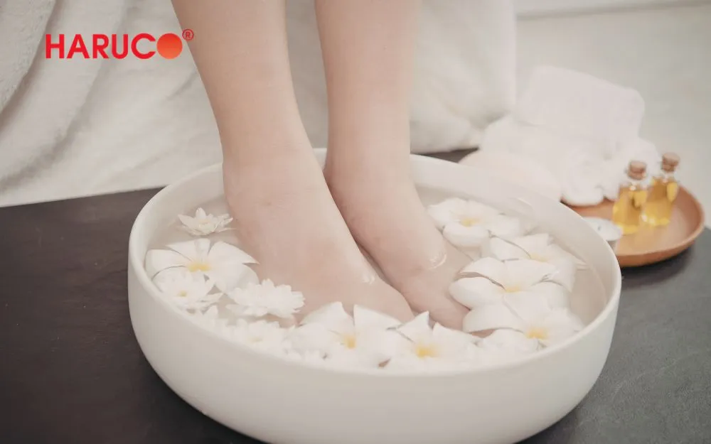 Chọn một chiếc ghế ngồi có chỗ tựa lưng thoải mái khi ngâm chân