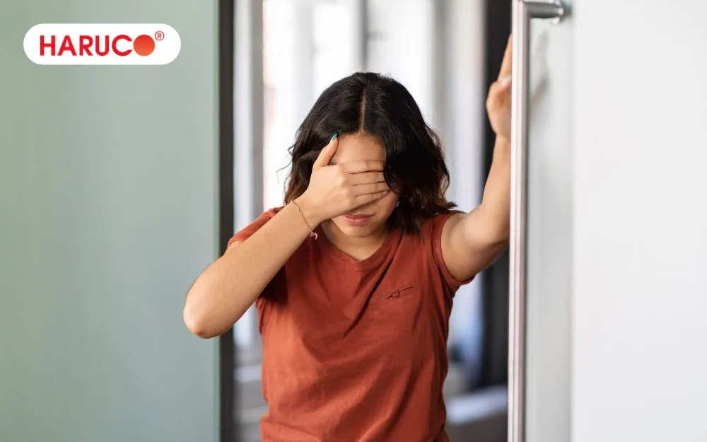 Mẹ bầu huyết áp thấp hoặc thường xuyên chóng mặt không nên thực hiện ngâm chân