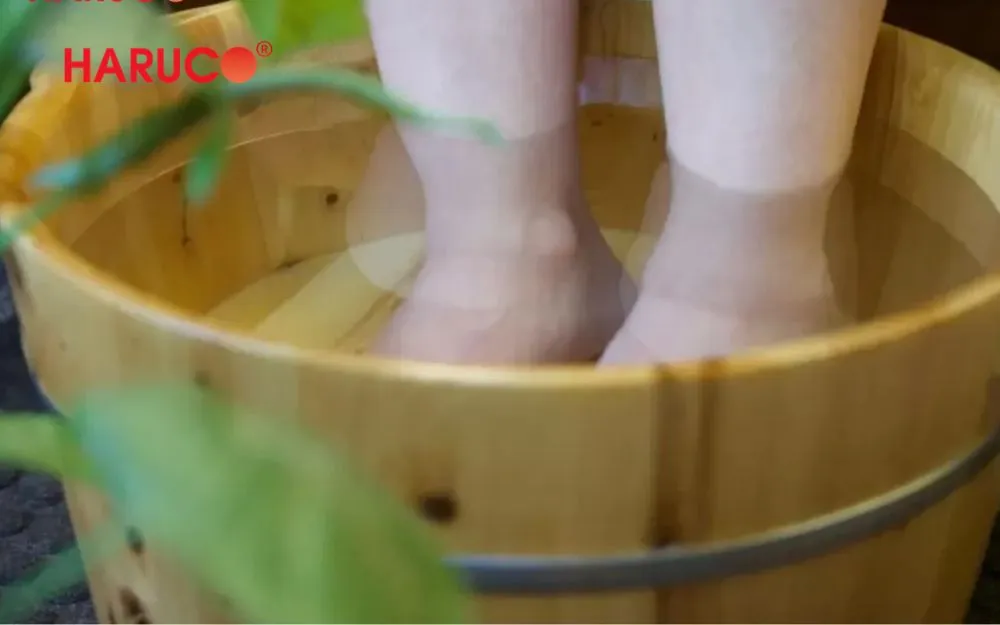 Nên ngâm chân trước khi đi ngủ khoảng 30 phút