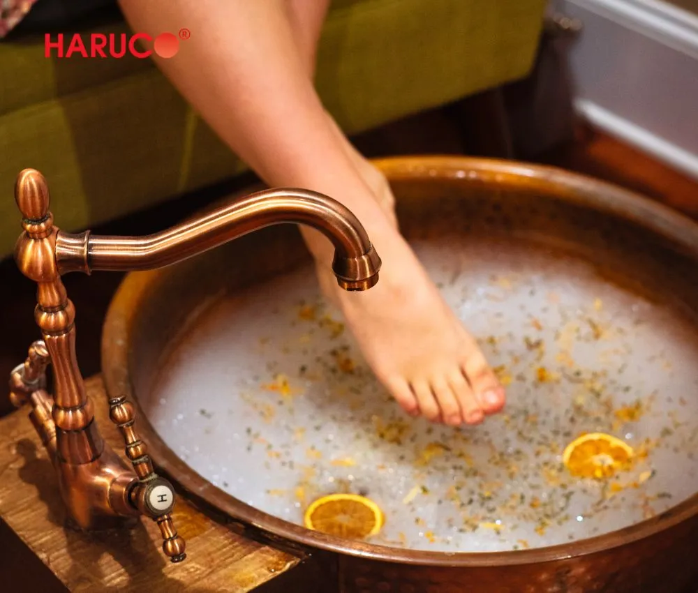 Ngâm chân giúp hỗ trợ thư giãn và cải thiện chất lượng giấc ngủ