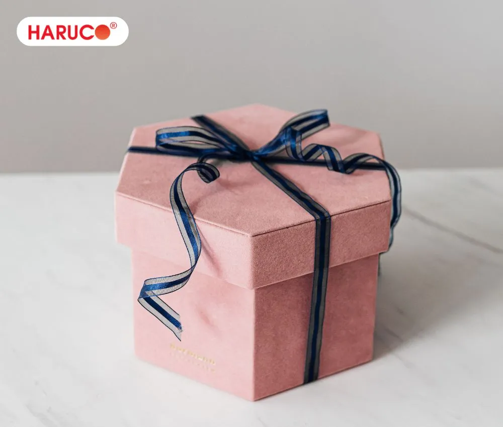 Món quà sẽ tăng giá trị gấp bội nếu đi kèm một tấm thiệp viết tay