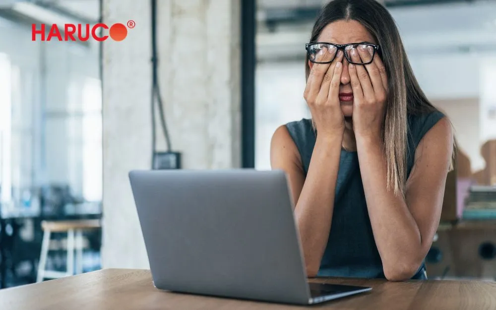 Người làm việc văn phòng cả ngày nên ngâm chân buổi tối
