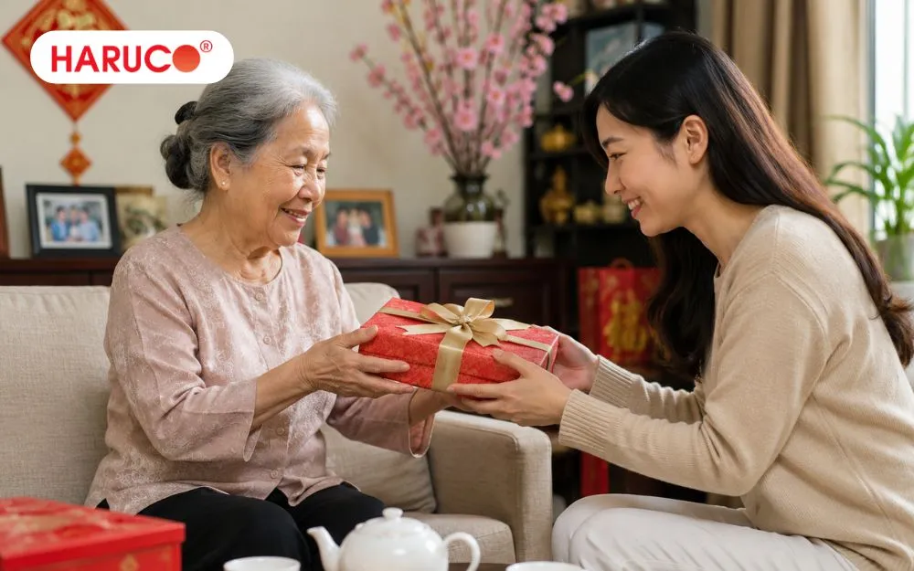 Đảm bảo món quà an toàn và phù hợp với độ tuổi
