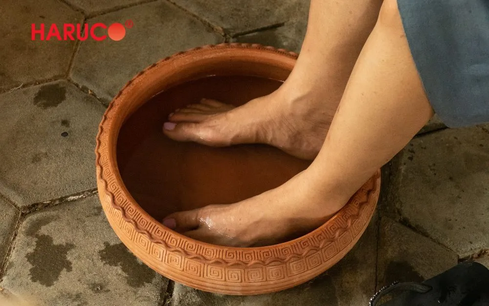 Khoảng thời gian ngâm chân tốt nhất trong 15 - 20 phút, không quá 30 phút mỗi lần