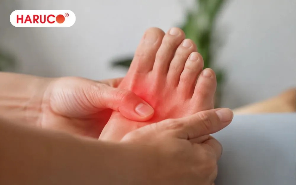 Khi khớp ngón chân đang sưng tấy, đỏ rực không nên ngâm chân
