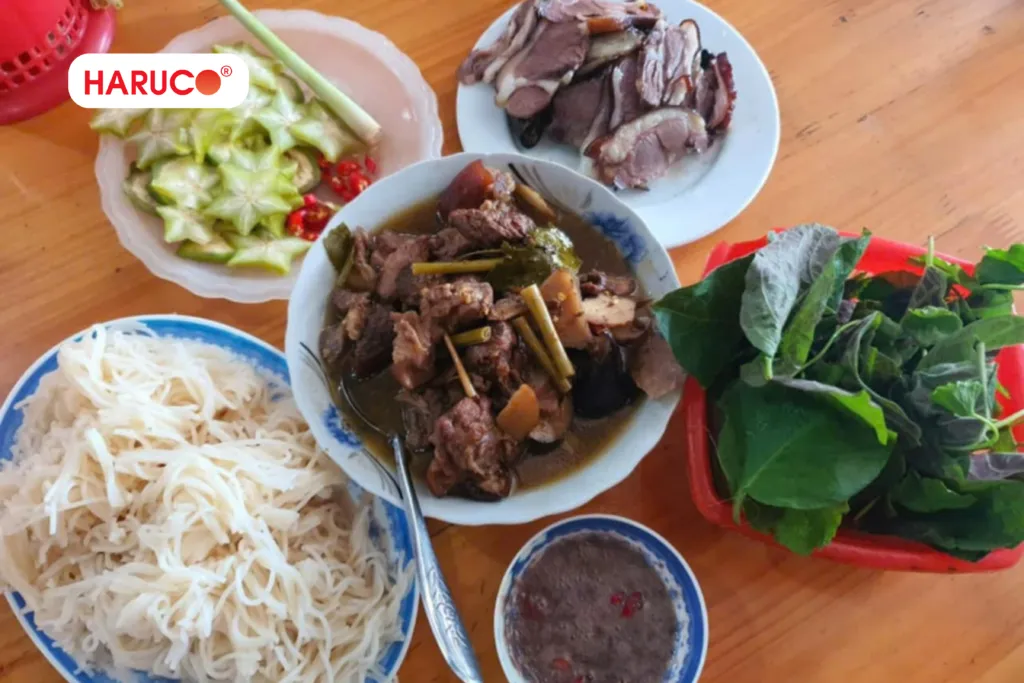 Lý do bong gân thường được khuyên hạn chế ăn thịt chó?