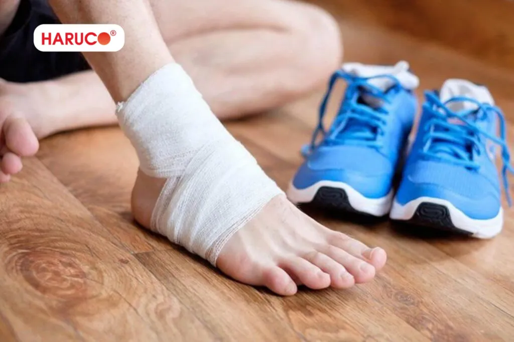 Bong gân có nên tập đá banh không, nguyên nhân là gì