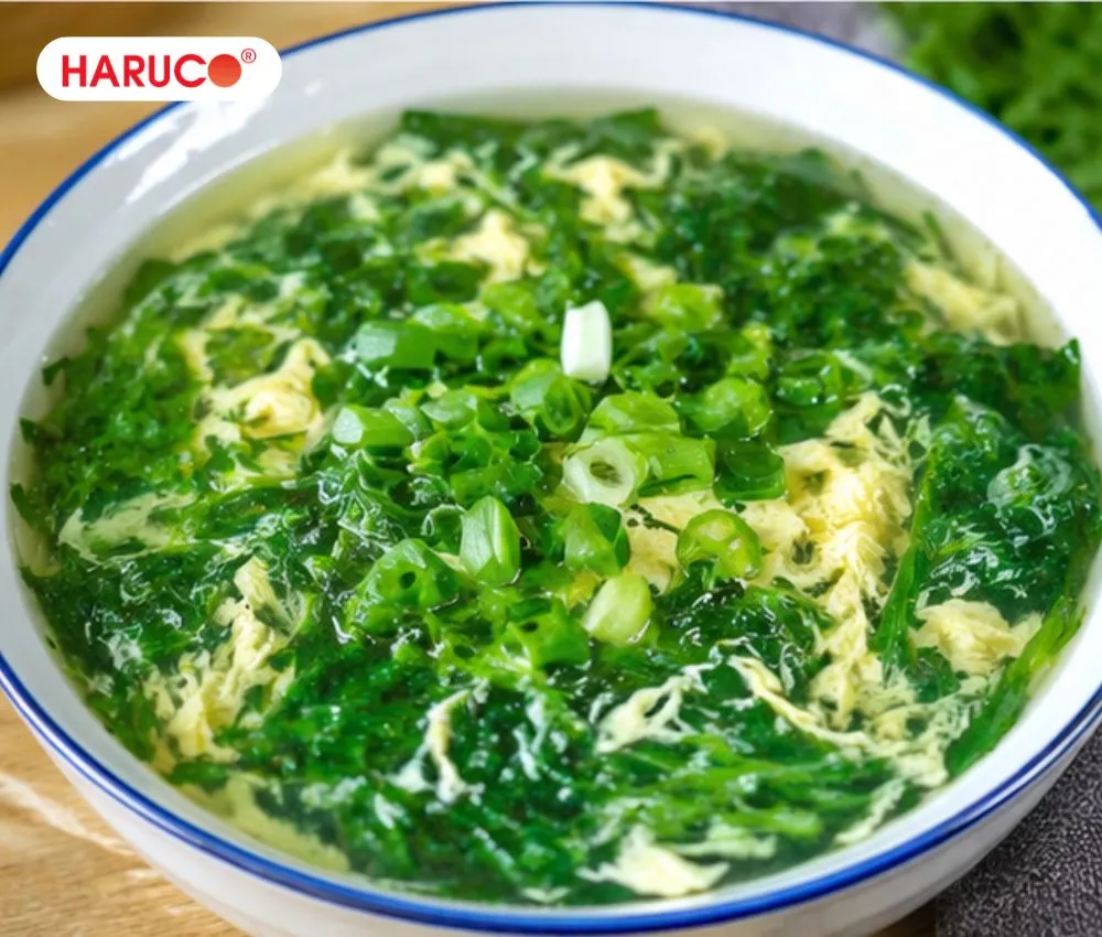 Canh ngải cứu nấu trứng thơm ngon
