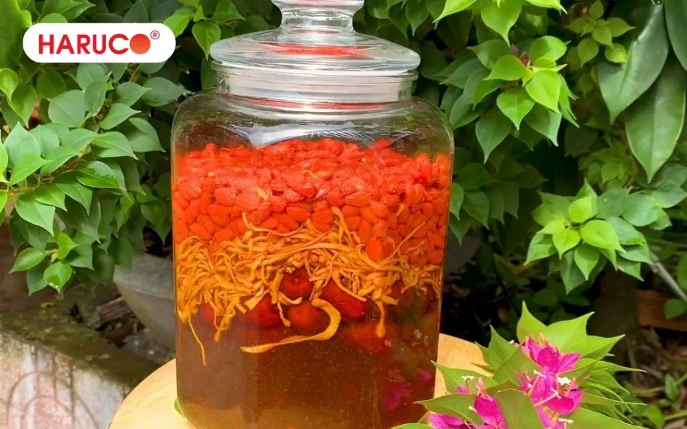 Với những người mới ốm dậy rượu táo đỏ đóng vai trò như một liều thuốc bổ tự nhiên