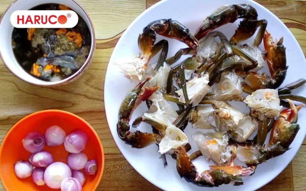Người dị ứng hải sản không nên ăn cua đồng