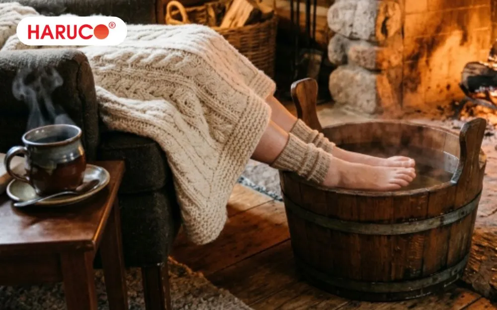 Mẹ bầu ngâm chân trước khi đi ngủ giúp ngủ ngon hơn
