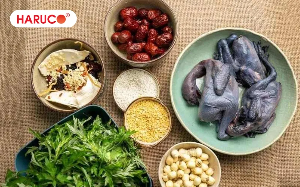 Chuẩn bị các nguyên liệu theo hướng dẫn khi làm món gà ác hầm ngải cứu
