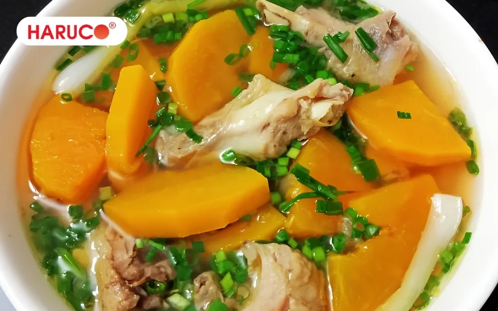 Thịt gà và đu đủ là hai nguyên liệu chứa nhiều chất dinh dưỡng