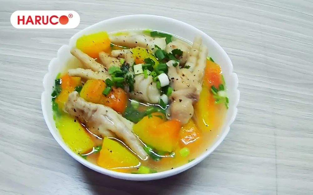 Việc bổ sung gà hầm đu đủ có thể góp phần giúp làn da khỏe mạnh hơn