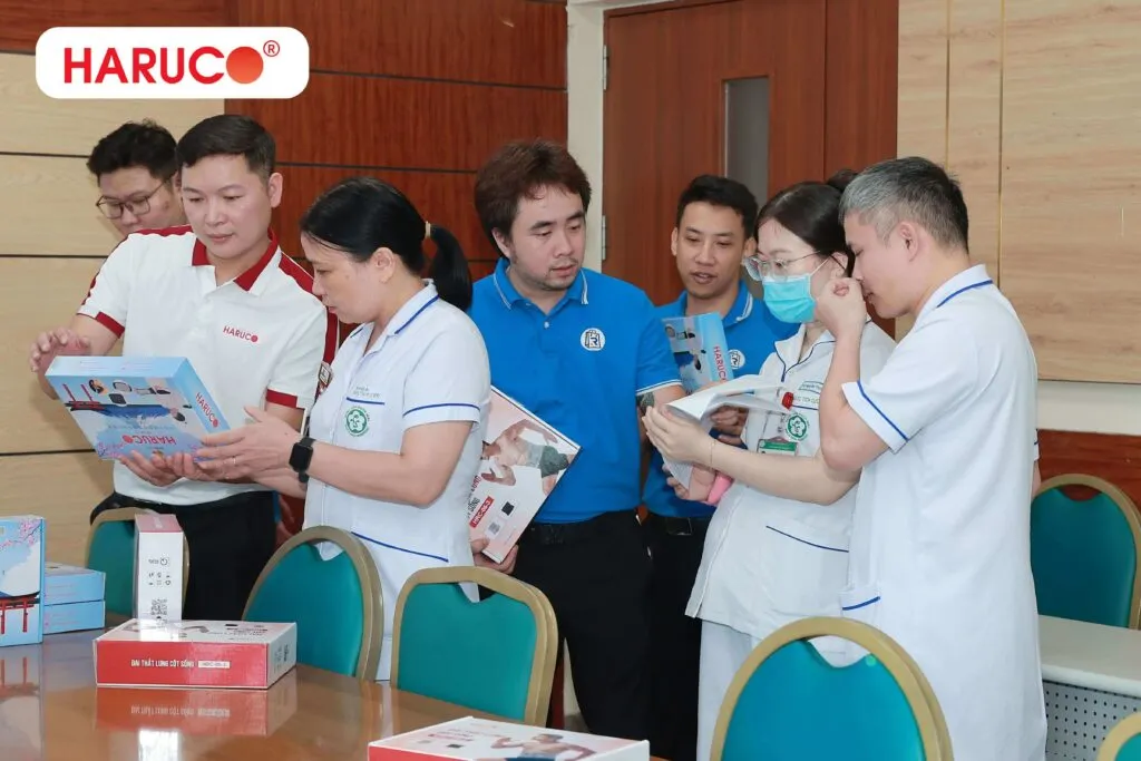 Đội ngũ y tế trực tiếp trải nghiệm và đánh giá chất lượng, tính tiện dụng của sản phẩm Haruco.