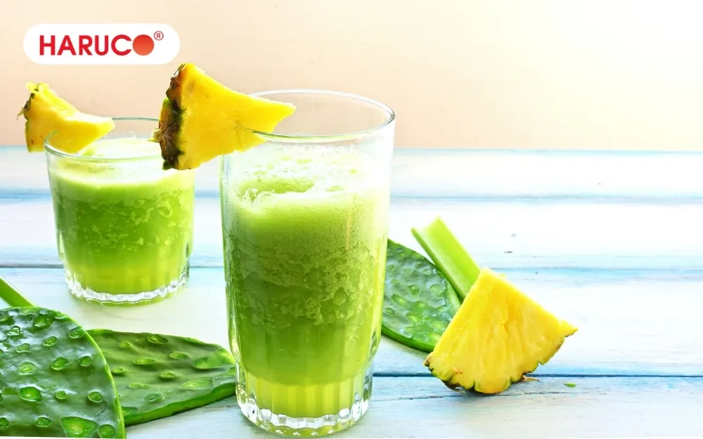 Nước ép cần tây với dứa giàu chất xơ giúp giảm tình trạng táo bón