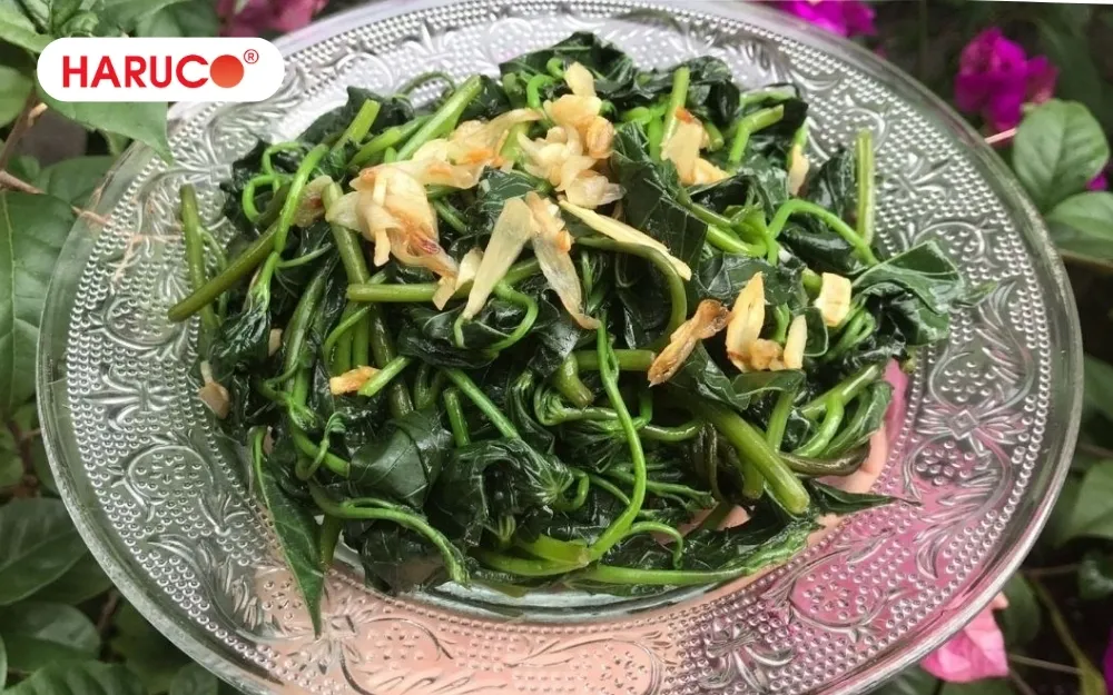 Ăn rau lang xào tỏi giúp giảm nguy cơ loãng xương