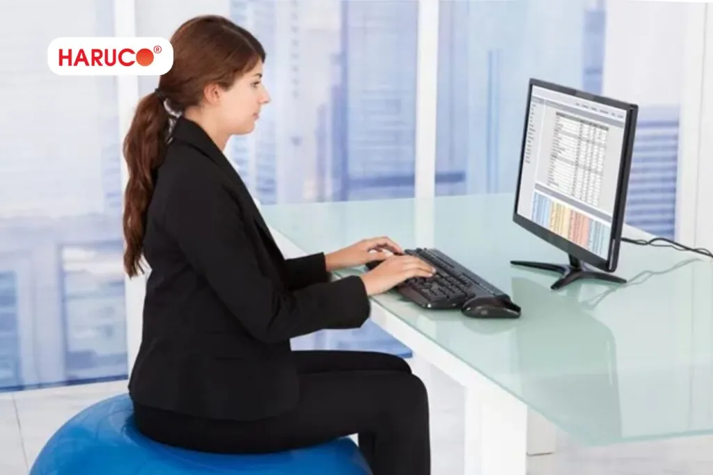 Việc ngồi đúng tư thế có lợi ích như thế nào?